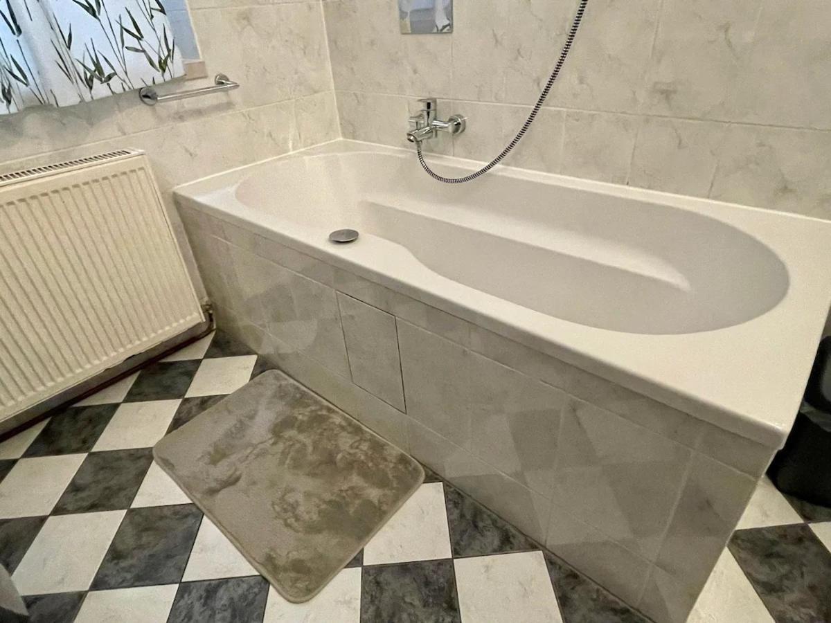 Gemutliche Wohnung Mit Super Lage Viena Exterior foto